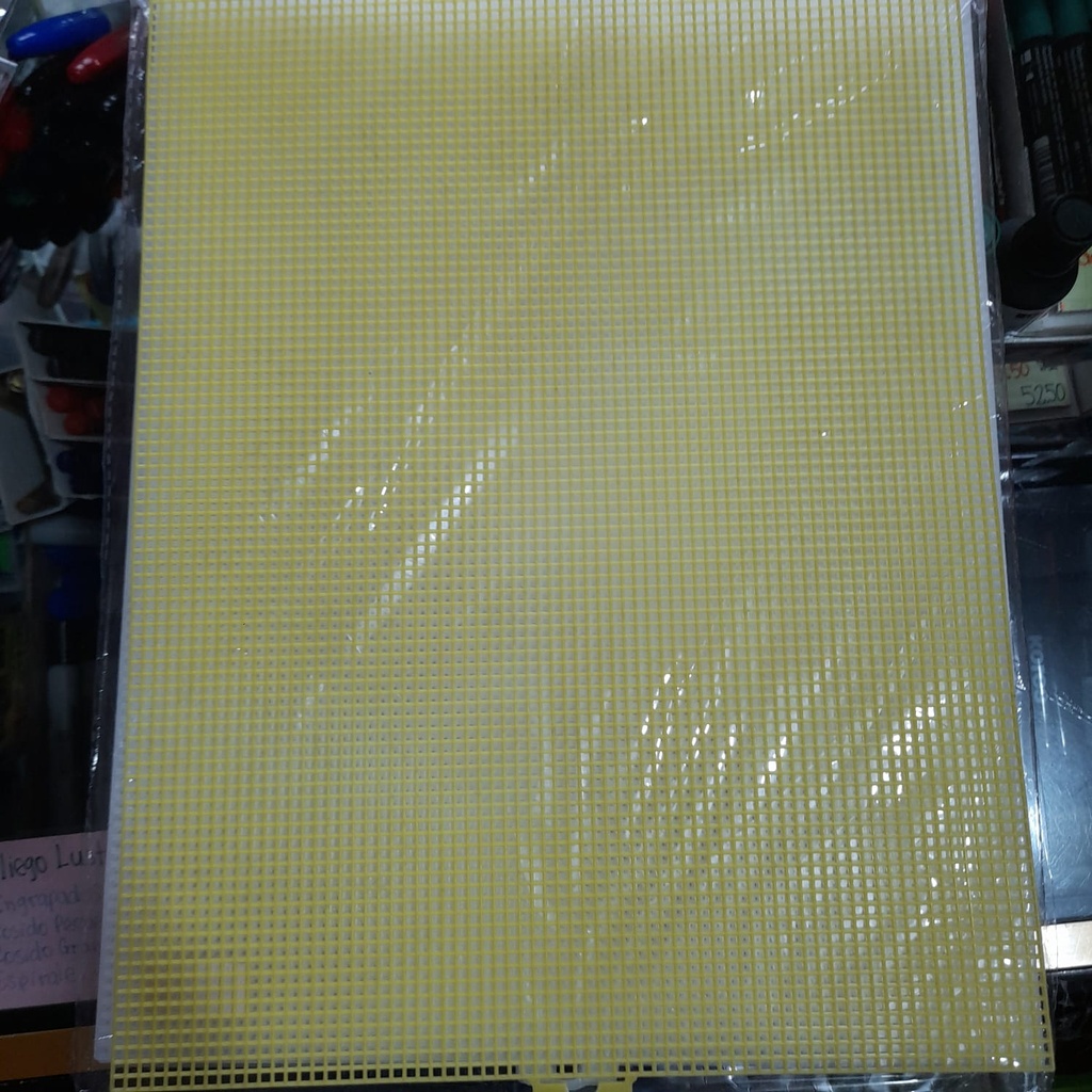 MALLA PLASTICA DE COLORES